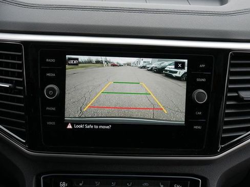 Certified 2023 Volkswagen Atlas Cross Sport SE w/ Panoramic Sunroof Package AWD/4WD image 33