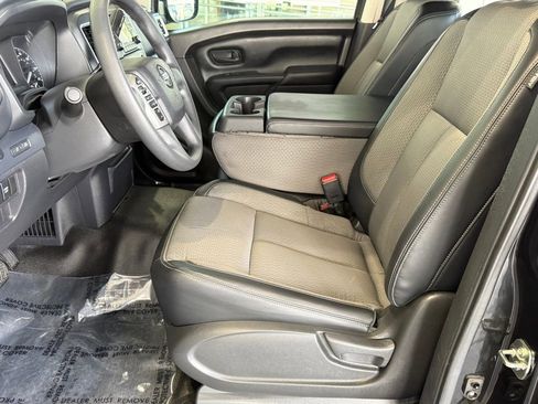 Used 2017 Nissan Titan S RWD image 17