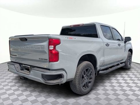 Used 2024 Chevrolet Silverado 1500 Custom w/ Turbomax Blackout Package AWD/4WD image 4