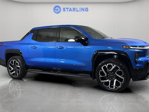 Certified 2025 Chevrolet Silverado EV RST image 12