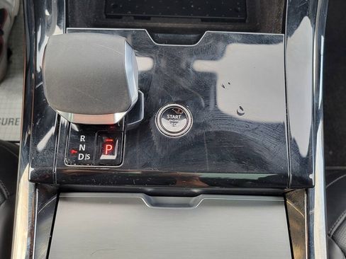 Used 2025 Land Rover Range Rover Sport SE AWD/4WD image 21