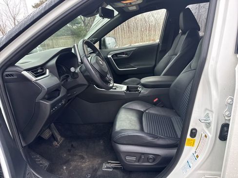 Used 2019 Toyota RAV4 XSE image 10