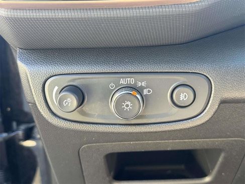 Used 2022 Chevrolet TrailBlazer ACTIV w/ Technology Package image 18