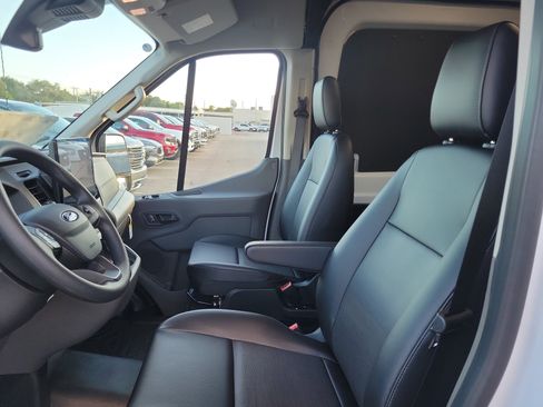 New 2026 Ford Transit 150 148 Medium Roof w/ Load Area Protection Package image 12