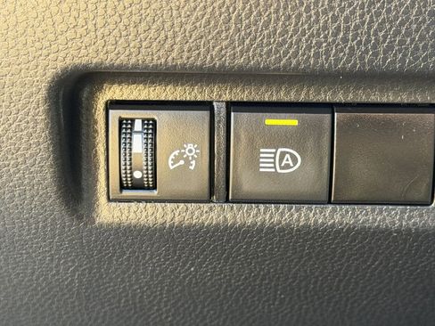 Used 2024 Toyota RAV4 XLE FWD image 25