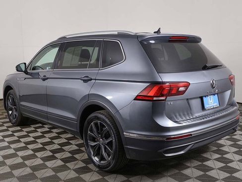 Used 2023 Volkswagen Tiguan SE w/ Panoramic Sunroof Package image 10