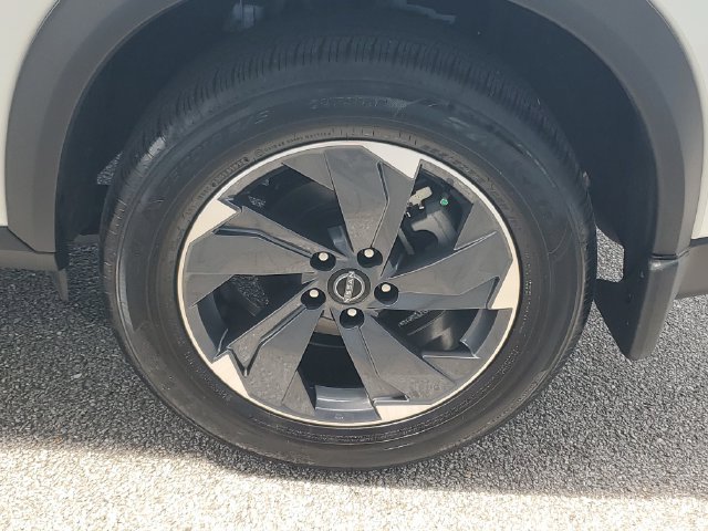 Certified 2026 Nissan Rogue SV FWD image 32