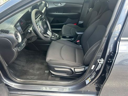 Used 2019 Kia Forte LXS FWD image 7