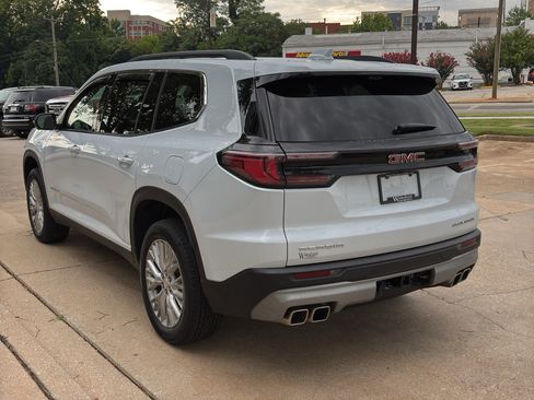 Used 2026 GMC Acadia Elevation w/ Elevation Premium Package FWD image 6