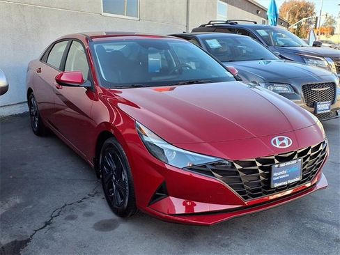 Certified 2023 Hyundai Elantra SEL w/ Winter Weather Package image 3