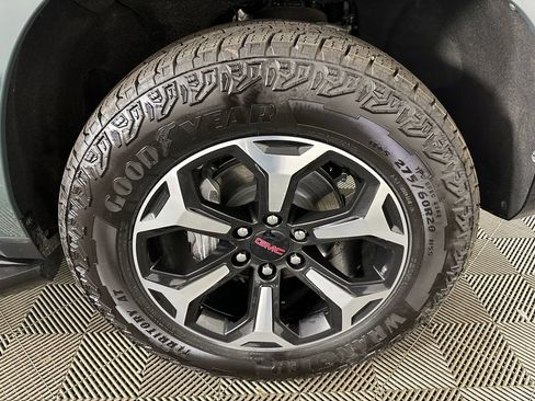 Used 2026 GMC Yukon AT4 w/ LPO, Floor Liner Package AWD/4WD image 39