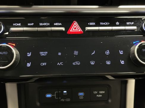 Used 2025 Hyundai Tucson Limited AWD/4WD image 18