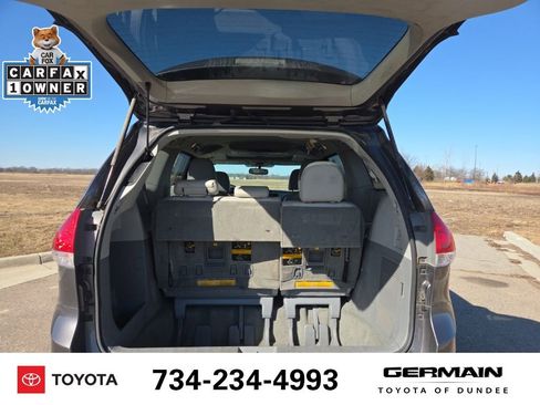 Used 2012 Toyota Sienna XLE w/ Entertainment Pkg image 19