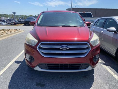Used 2017 Ford Escape SE FWD image 2