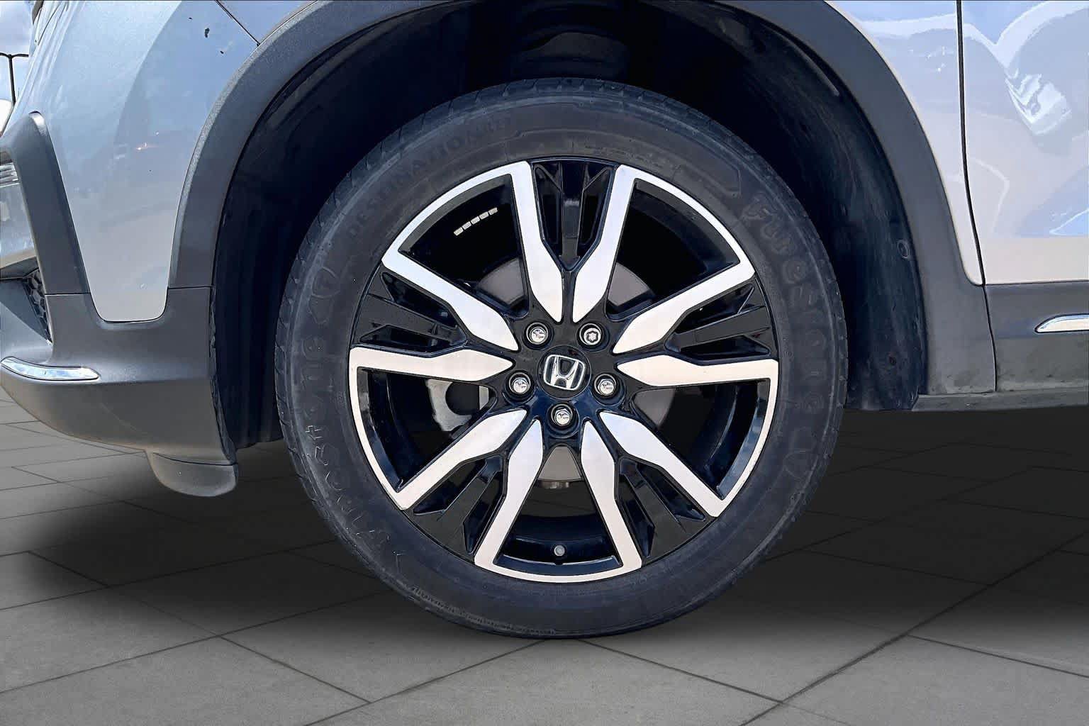 Used 2019 Honda Pilot Touring image 10