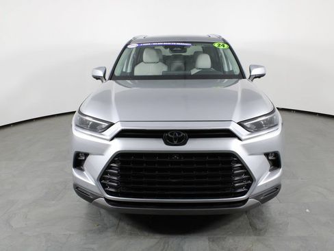 Used 2024 Toyota Grand Highlander FWD image 12