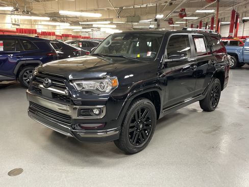 Used 2021 Toyota 4Runner Nightshade image 15