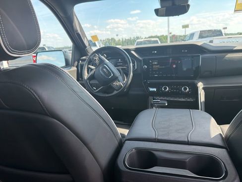 Used 2024 GMC Sierra 1500 AT4X AWD/4WD image 14