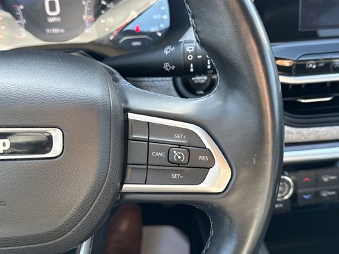 Used 2022 Jeep Compass Latitude w/ Convenience Group image 16