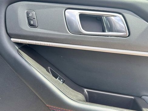 Used 2025 Ford Explorer ST-Line w/ ST-Line Street Pack image 22