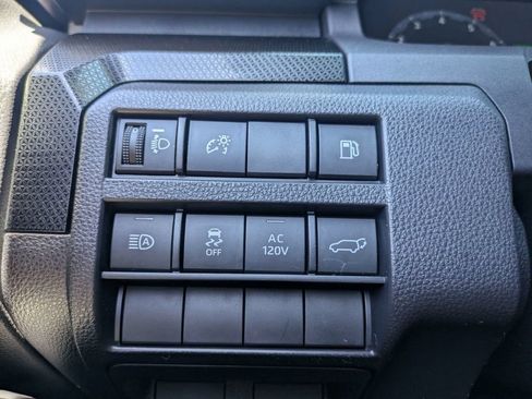Used 2025 Toyota 4Runner Limited AWD/4WD image 31