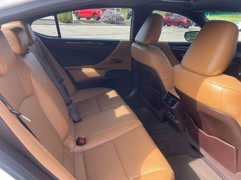 Used 2019 Lexus ES 350 w/ Premium Package image 14