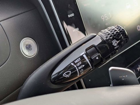 Used 2022 Hyundai Santa Cruz SEL Premium image 25