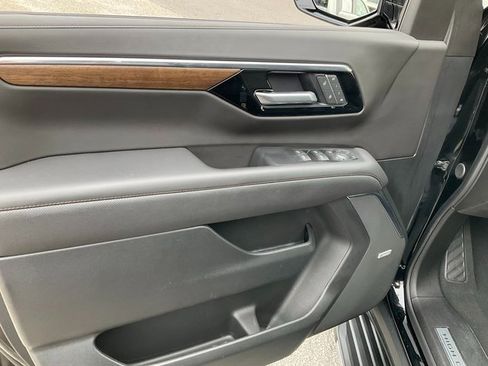 Used 2025 Chevrolet Tahoe High Country image 7