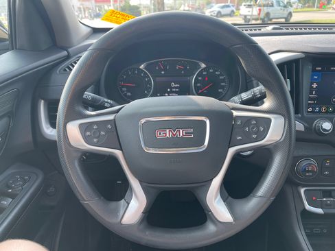 Used 2022 GMC Terrain SLE w/ Driver Convenience Package FWD image 11