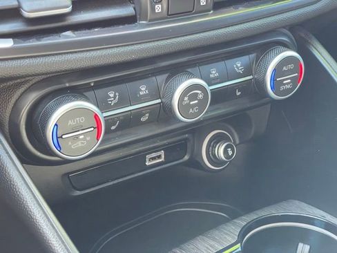 Used 2022 Alfa Romeo Giulia Ti w/ Active Assist Plus Package AWD/4WD image 23