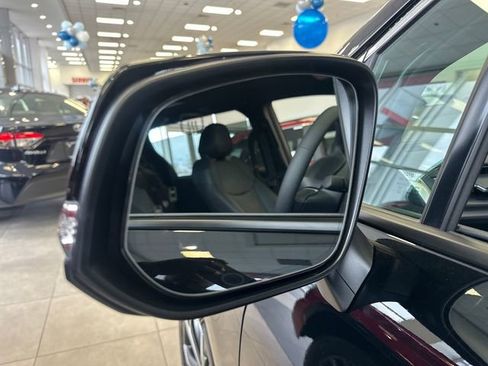 New 2026 Toyota Sienna Platinum image 3