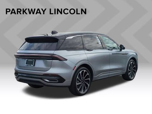 Used 2024 Lincoln Nautilus Black Label AWD/4WD image 5