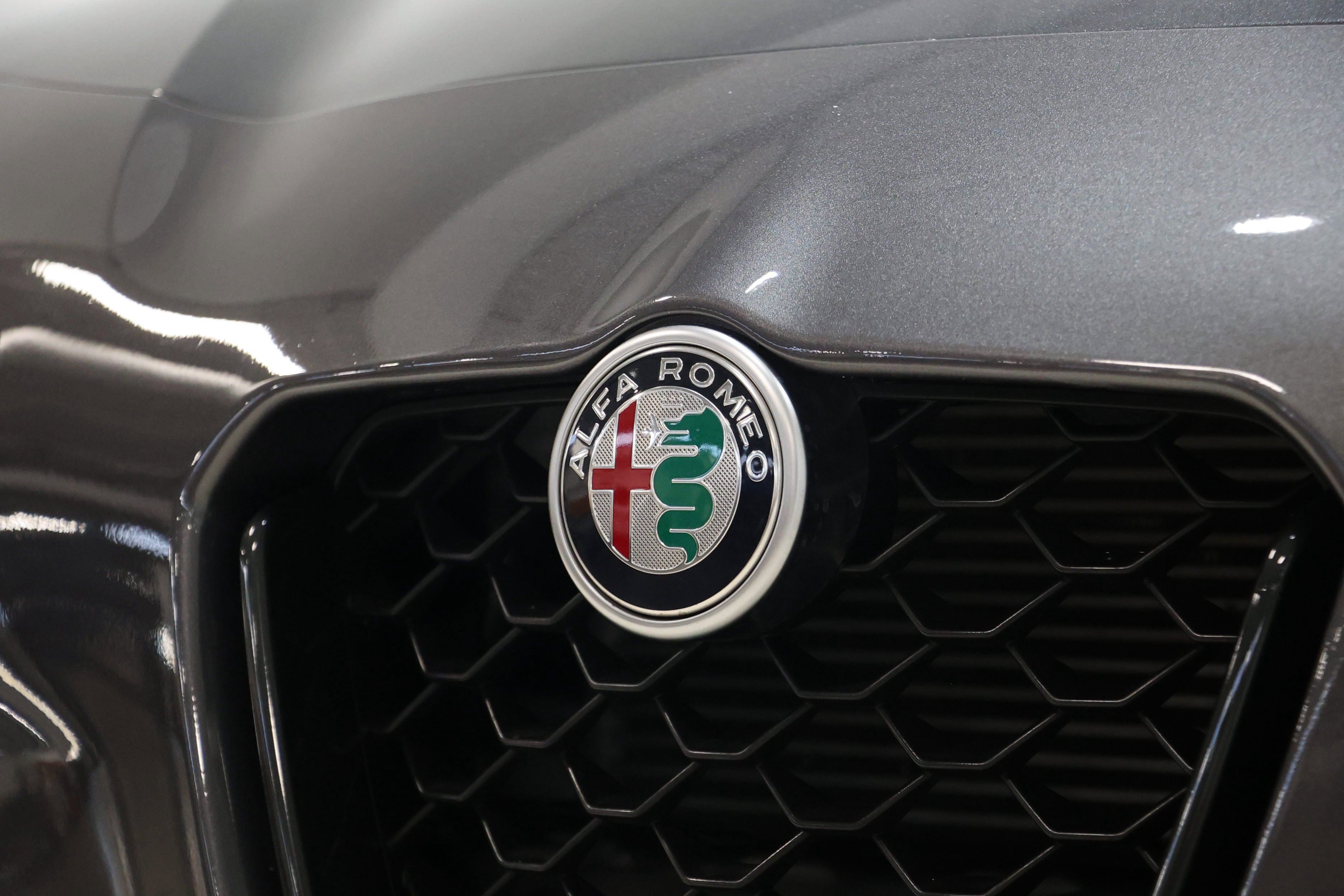 Certified 2023 Alfa Romeo Giulia Veloce AWD/4WD image 10