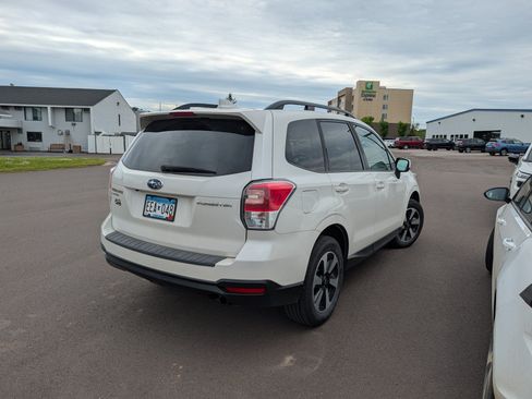 Used 2018 Subaru Forester 2.5i Premium w/ All-Weather Package AWD/4WD image 8