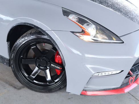Used 2020 Nissan 370Z NISMO RWD image 4