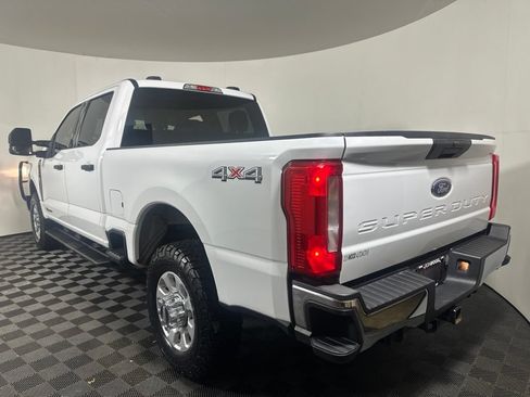 Used 2023 Ford F350 XLT AWD/4WD image 11