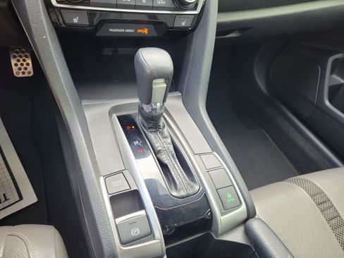 Used 2019 Honda Civic Touring image 28