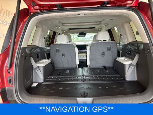 Used 2025 Hyundai Santa Fe Calligraphy FWD image 11