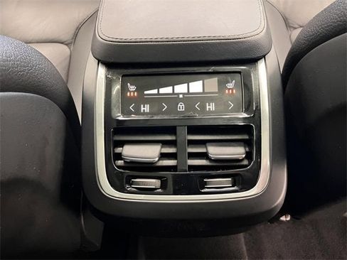 Used 2024 Volvo XC90 B5 Plus image 13