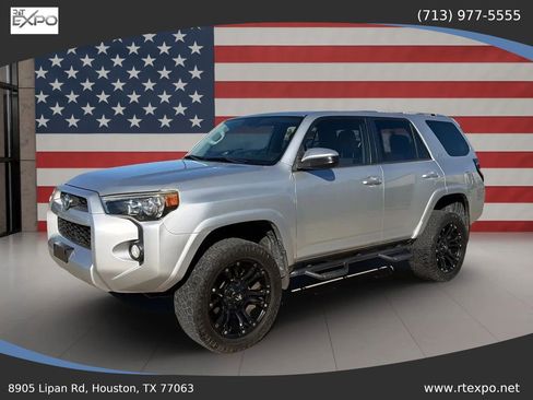 Used 2016 Toyota 4Runner SR5 RWD image 4