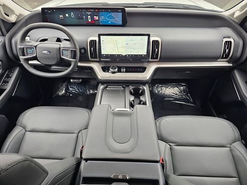 New 2026 Ford Expedition Active image 10