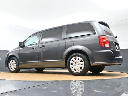 Used 2018 Dodge Grand Caravan SE w/ UConnect Hands-Free Group image 47