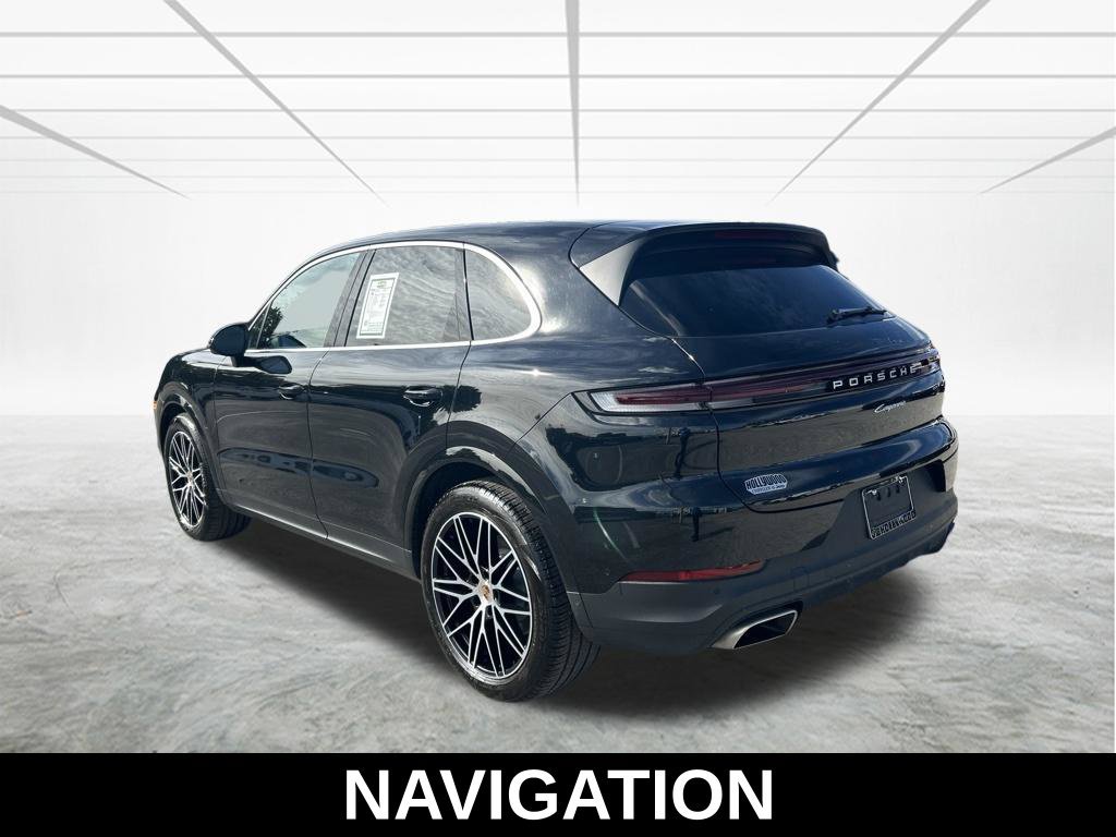 Used 2025 Porsche Cayenne AWD/4WD image 7