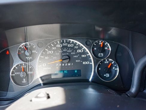 Used 2017 Chevrolet Express 3500 LT w/ LT Preferred Equipment Group RWD image 21