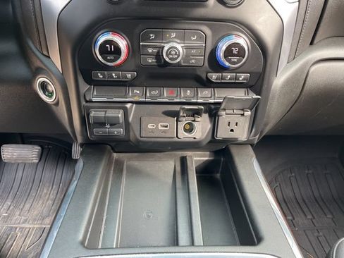 Certified 2022 GMC Sierra 2500 SLT w/ SLT Premium Package AWD/4WD image 32