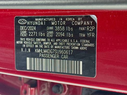 Used 2025 Hyundai Elantra Sport FWD image 32