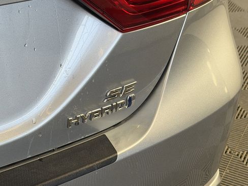 Used 2021 Toyota Camry SE image 16