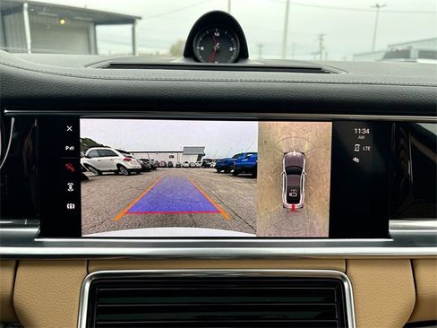 Used 2023 Porsche Panamera image 31