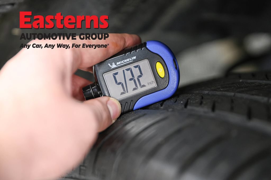 Used 2022 Ford Explorer XLT w/ Equipment Group 202A AWD/4WD image 31
