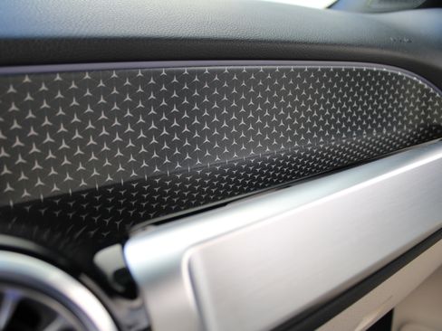 Used 2025 Mercedes-Benz GLB 250 4MATIC image 20